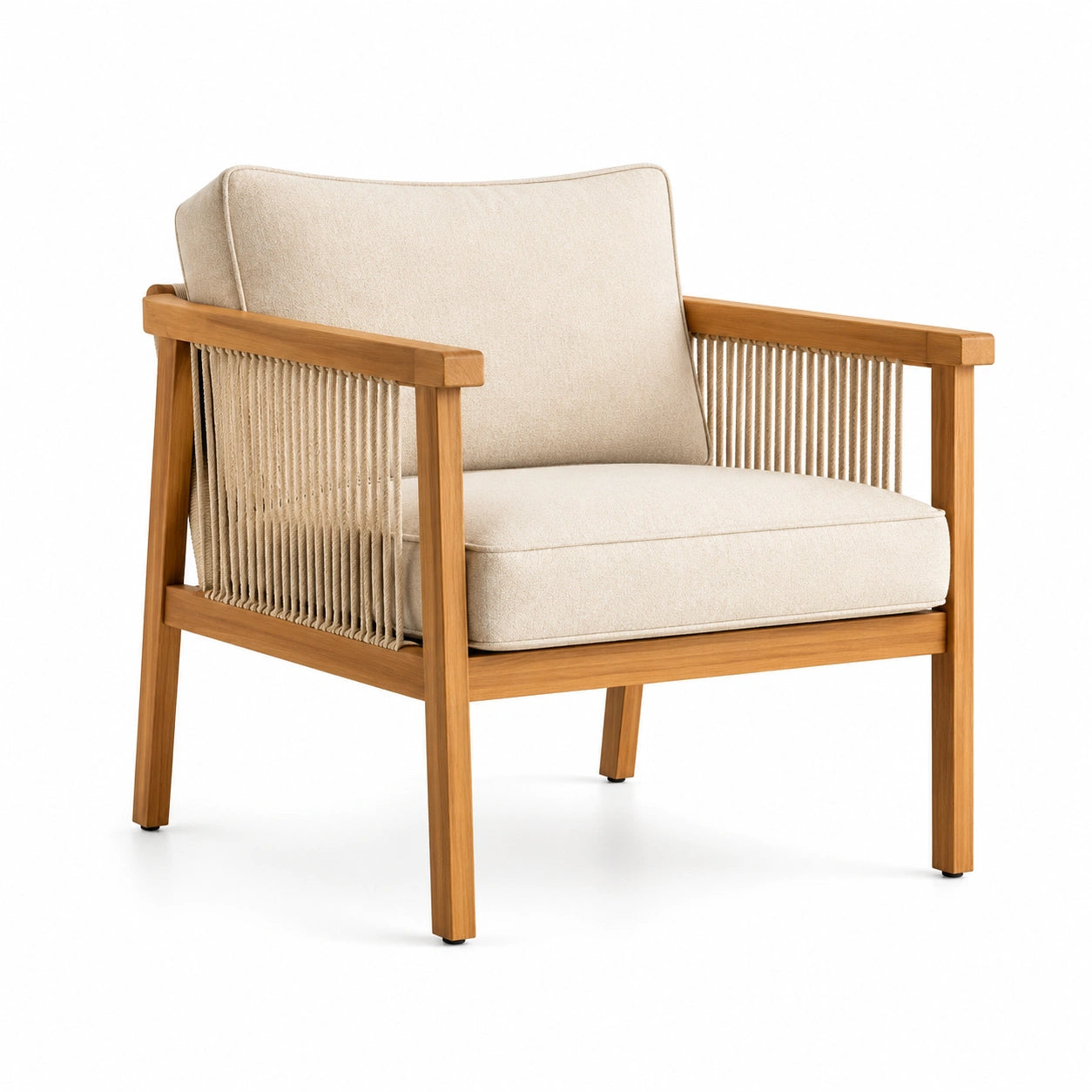 Poltrona in legno con cuscini beige